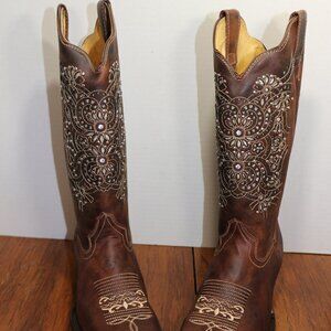 Gold Edition Innovation Boots w/rhinestones Sz:9/9.5 Retail:$280 Asking:$125 NIB